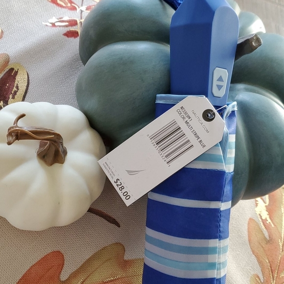 Nautica Multi-Blue Striped Umbrella & Atuo Handle - Picture 3 of 9